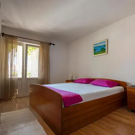 Ana Apartmán *